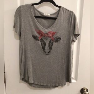 Women’s short sleeve cow shirt, size small